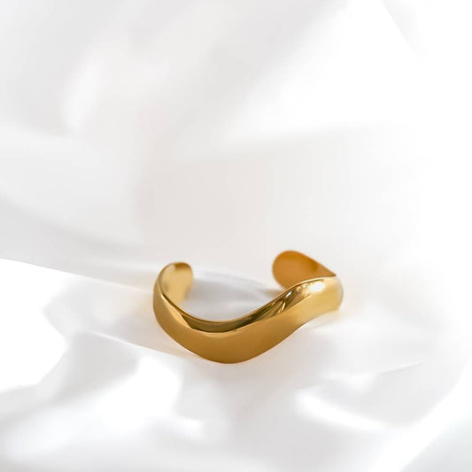 The Claw Wave Bangle