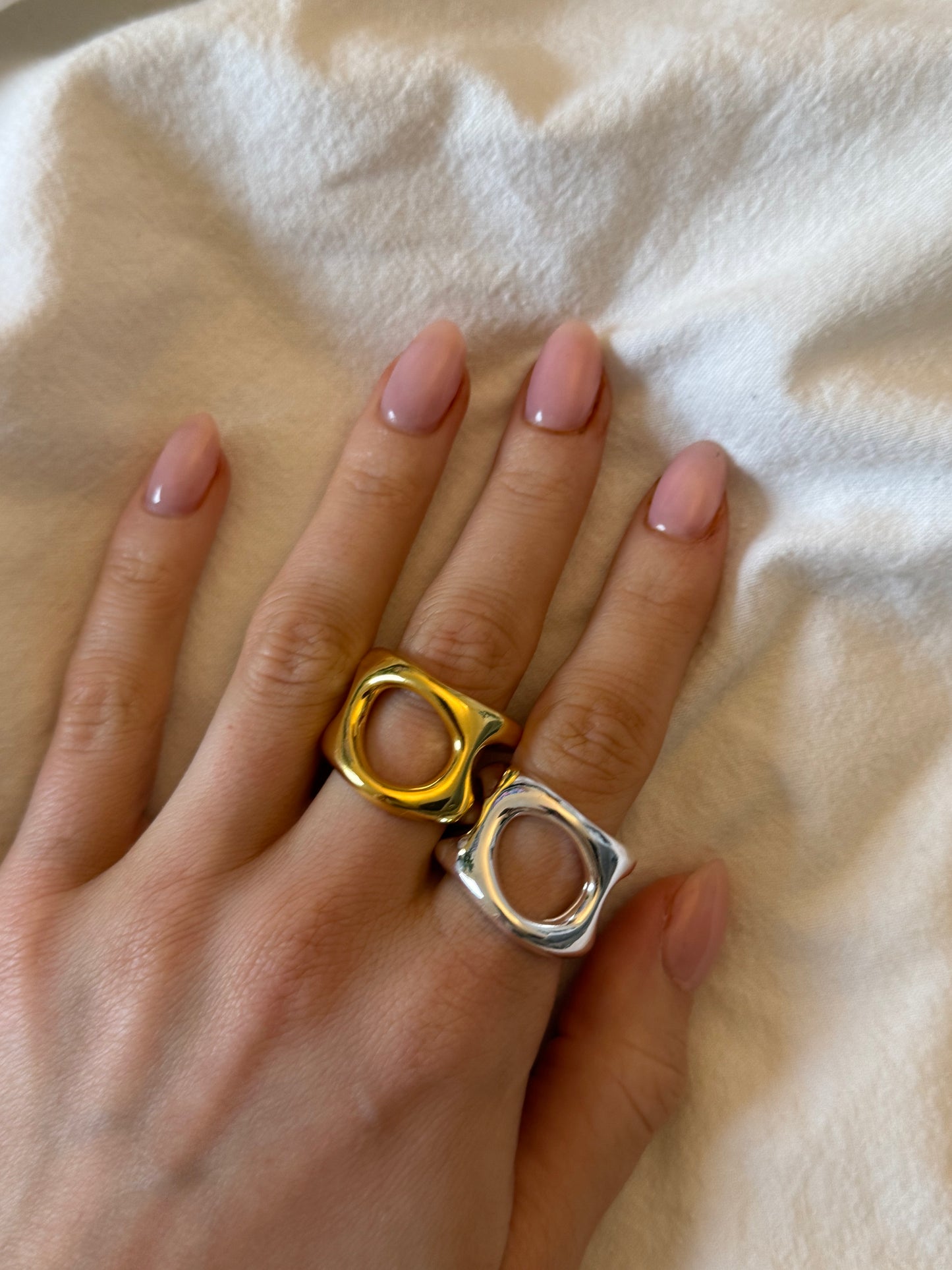 The Lattice Ring