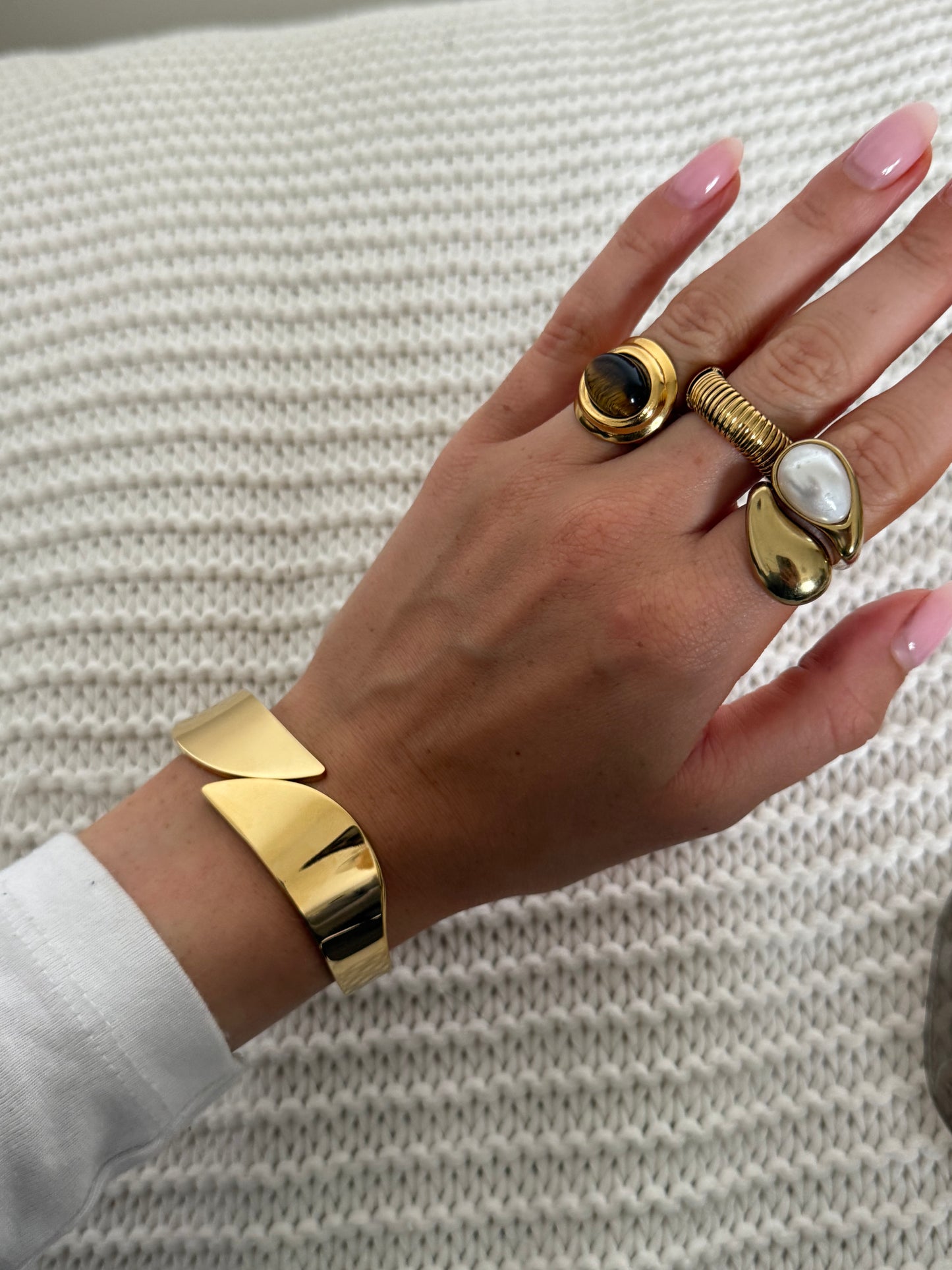 The Gloss Bangle