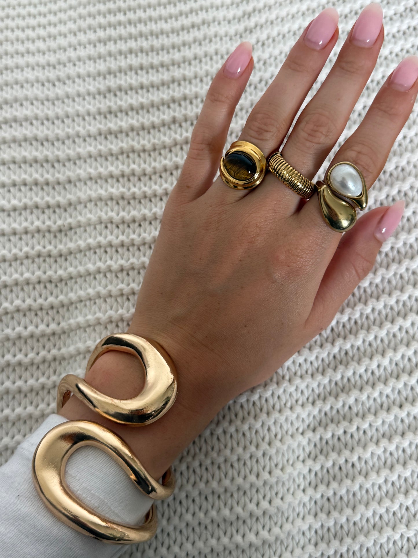 The Hollow Bangle