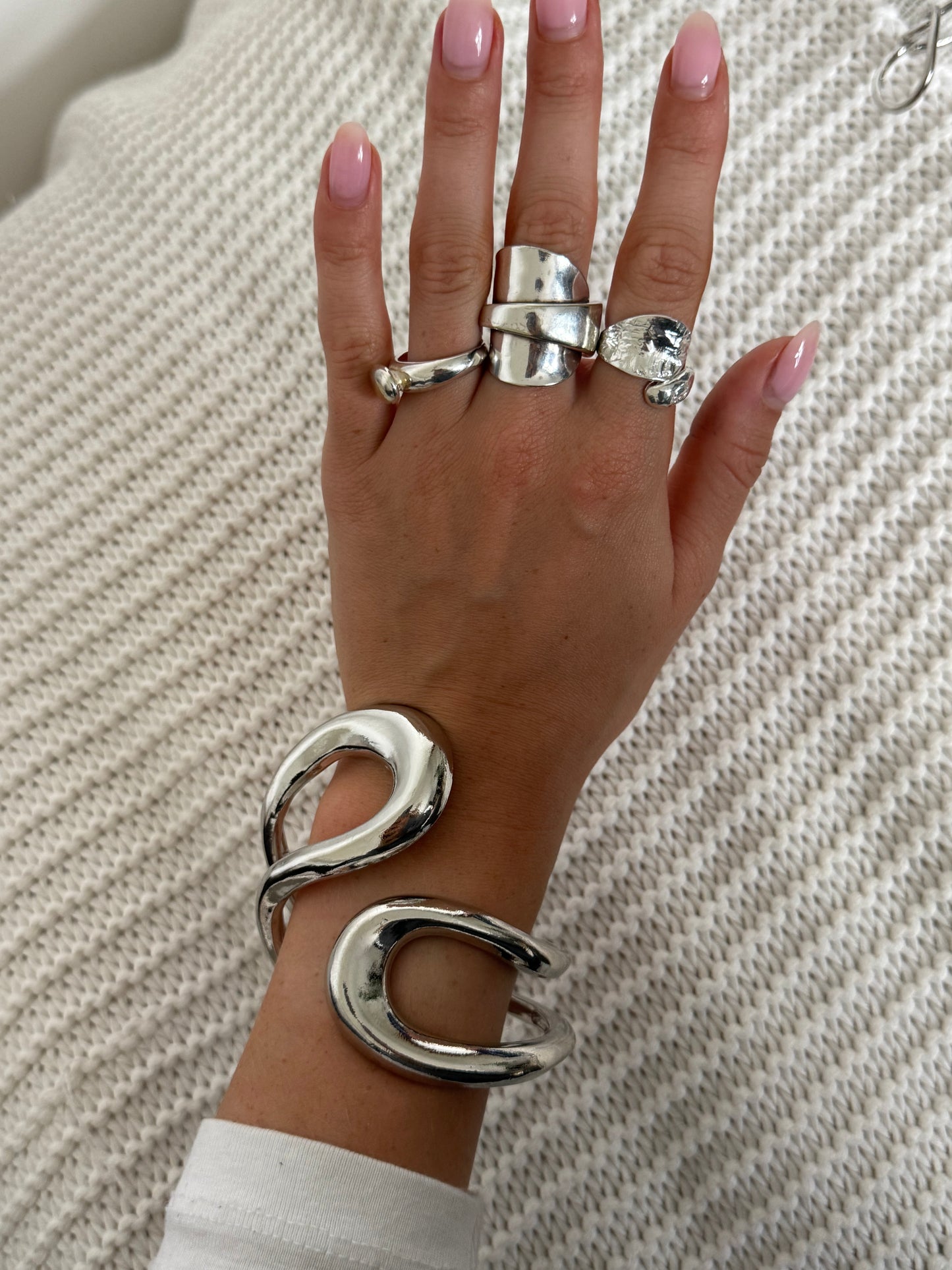 The Hollow Bangle