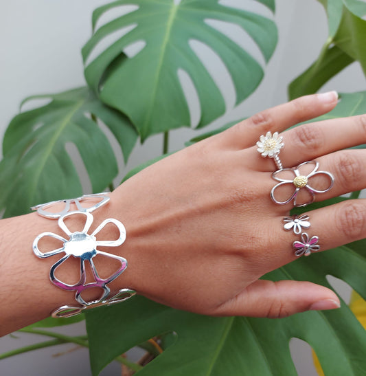 The Daisy Bangle image 1
