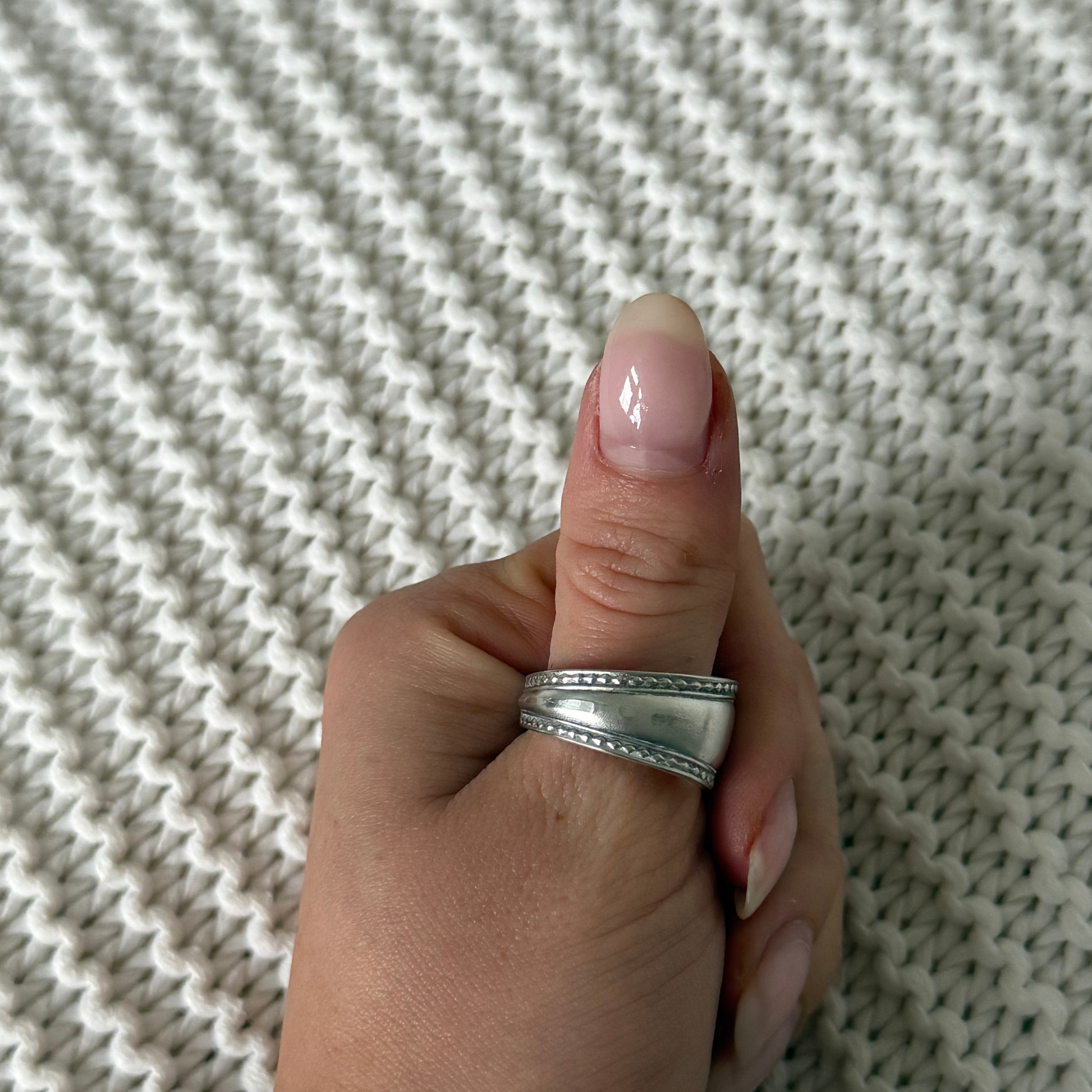 The Patterned Single Wrap Spoon Ring