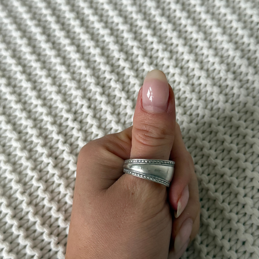 The Patterned Single Wrap Spoon Ring