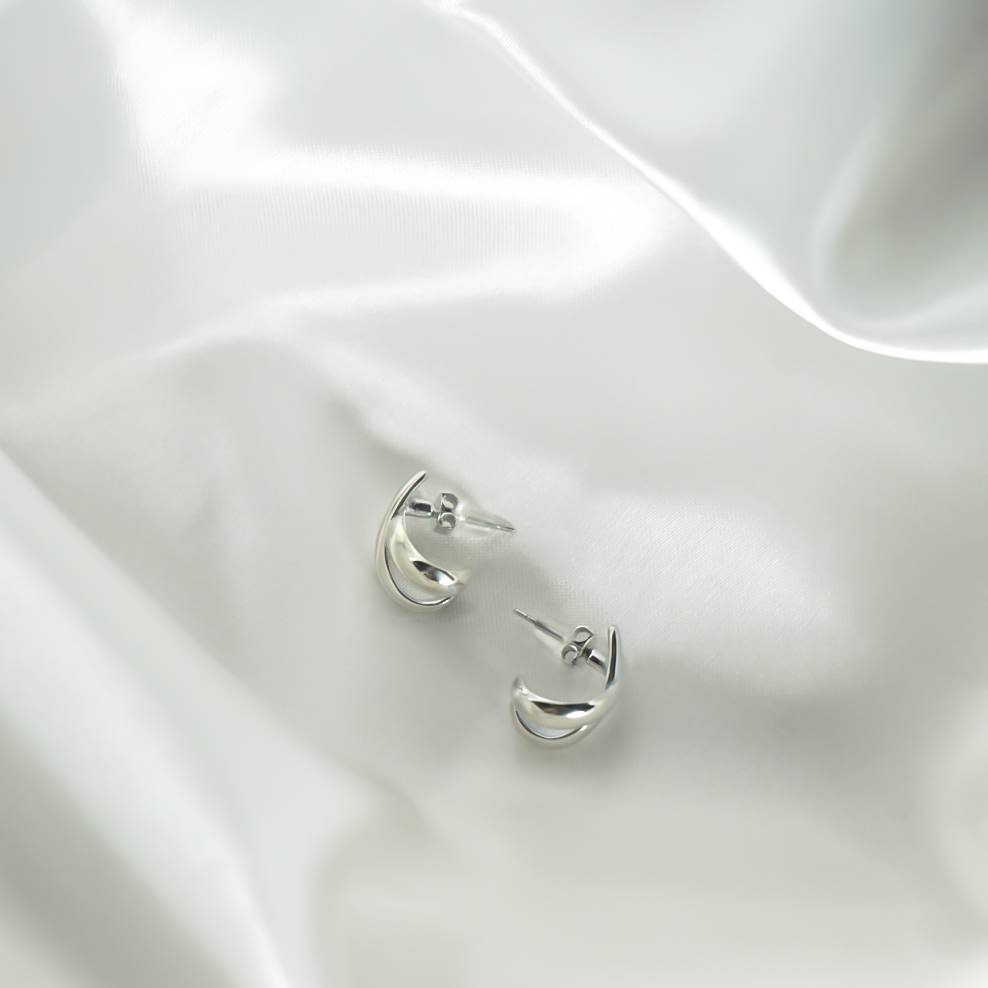 The Cross Bar Earrings