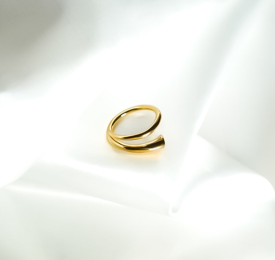 The Esme Court Ring
