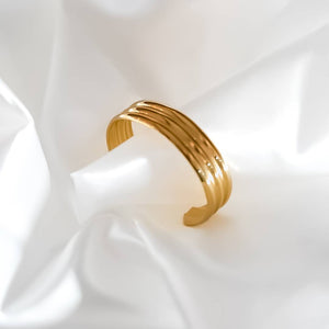 The Form Sculptural Bangle