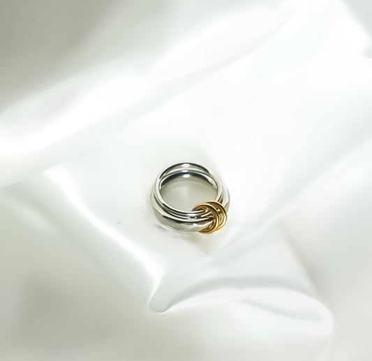 The Sol Spinner Ring