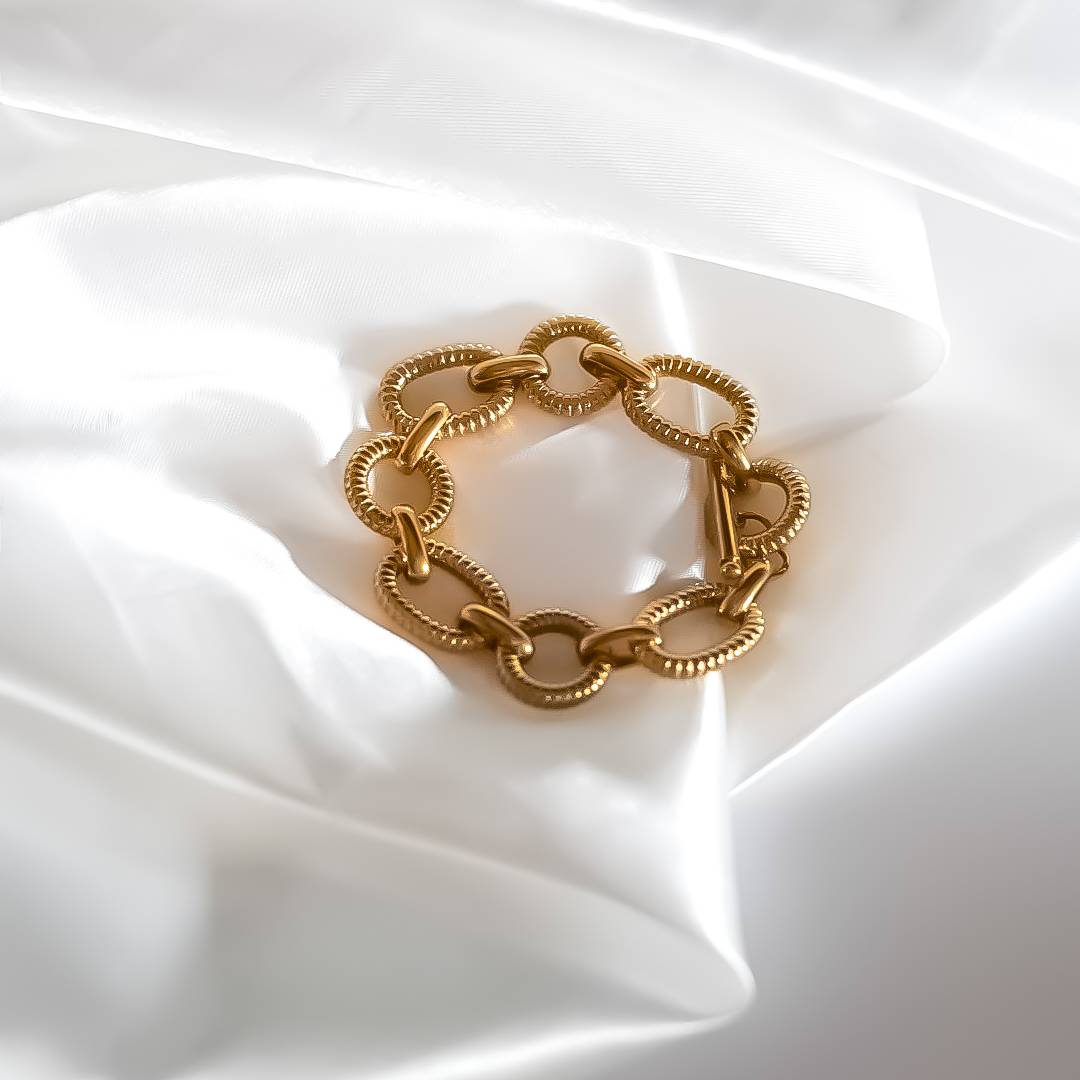 The Vera T-bar Bracelet