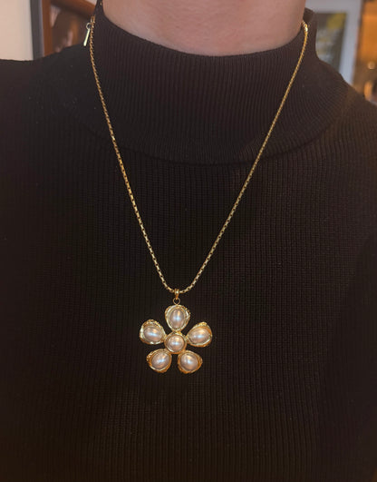 The Bloom Necklace