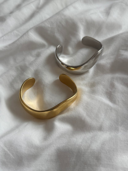 The Claw Bangle