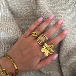 The Blossom Chunky Flower Ring