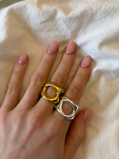 The Lattice Ring