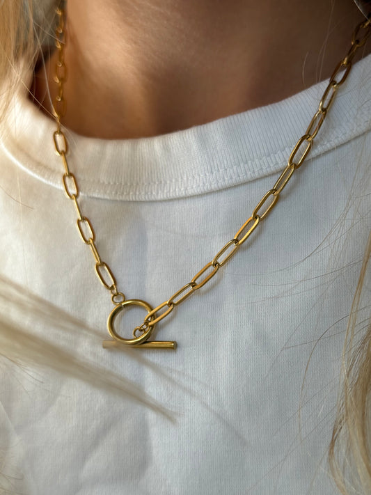 The T Bar Necklace
