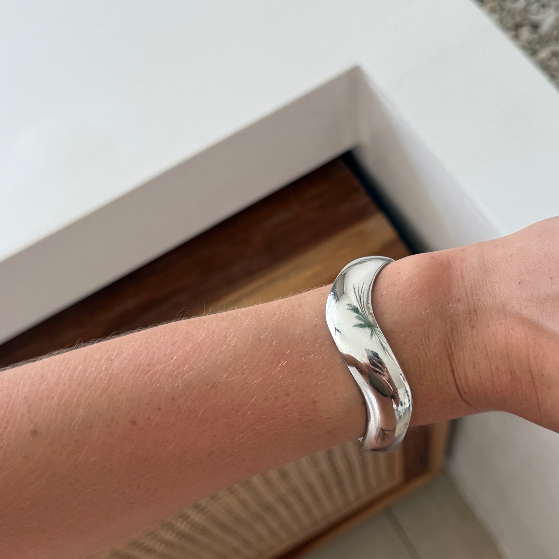 The Claw Wave Bangle