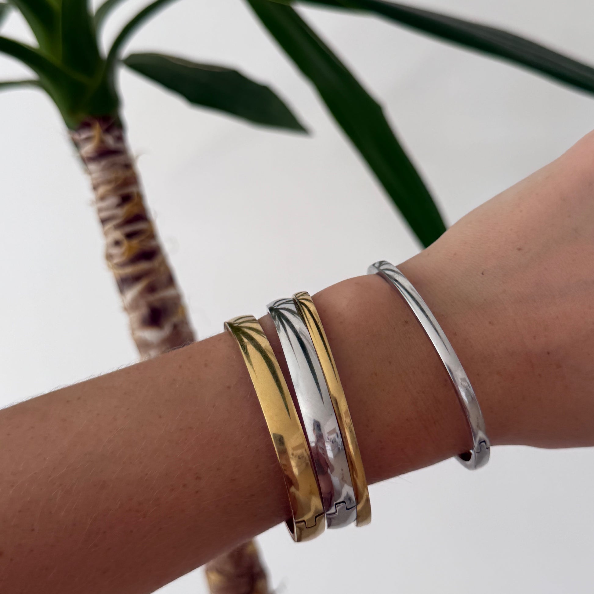 The Nova Classic Stacking Bangle