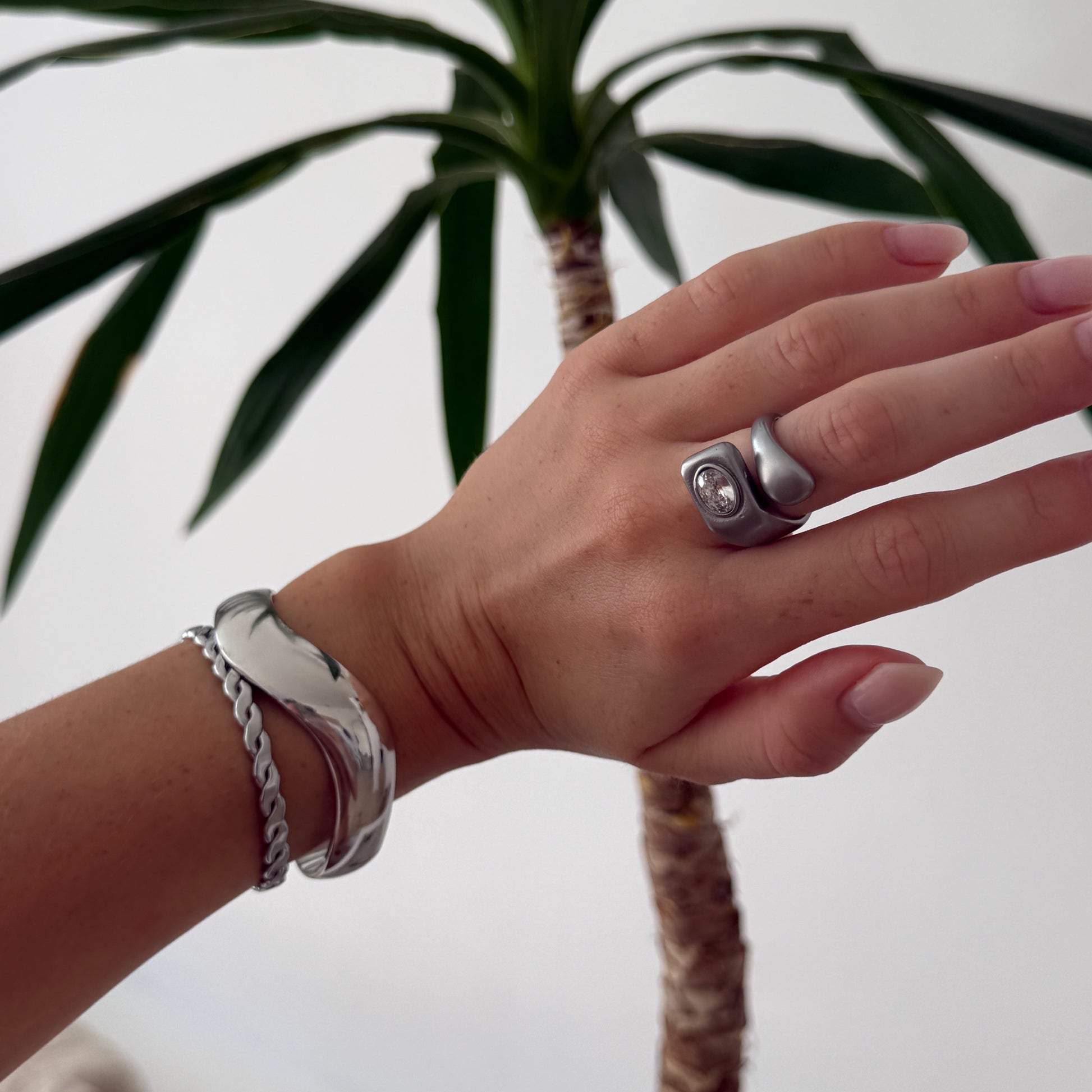 The Claw Wave Bangle