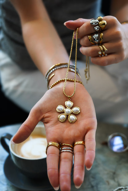 The Bloom Necklace