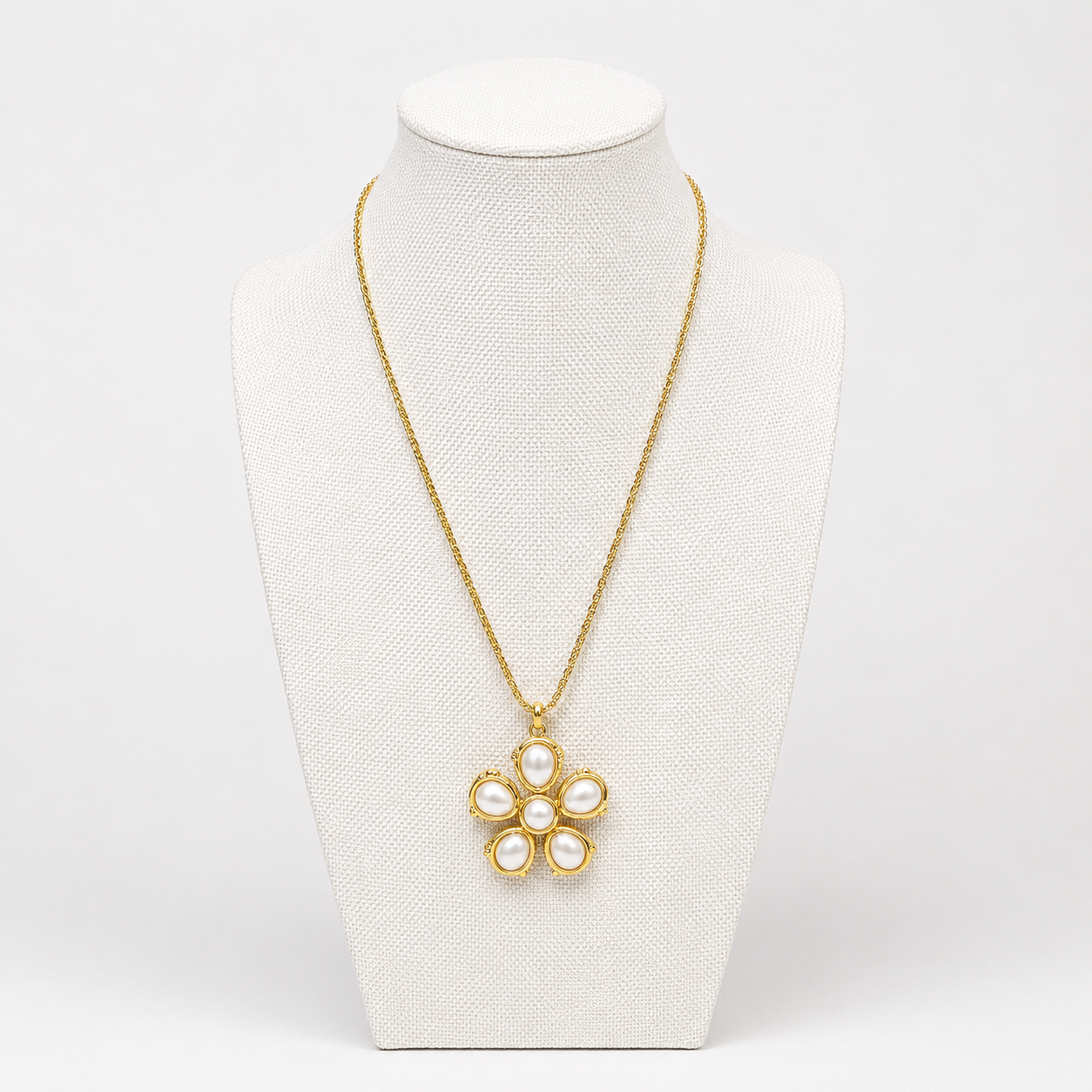 The Bloom Flower Pendant Necklace