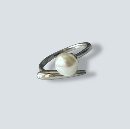 The Pearl Ring image 0