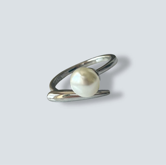 The Pearl Ring image 0